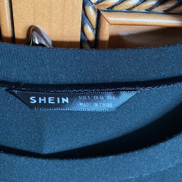 Over sized Smile TShirt - Picture 2 of 3